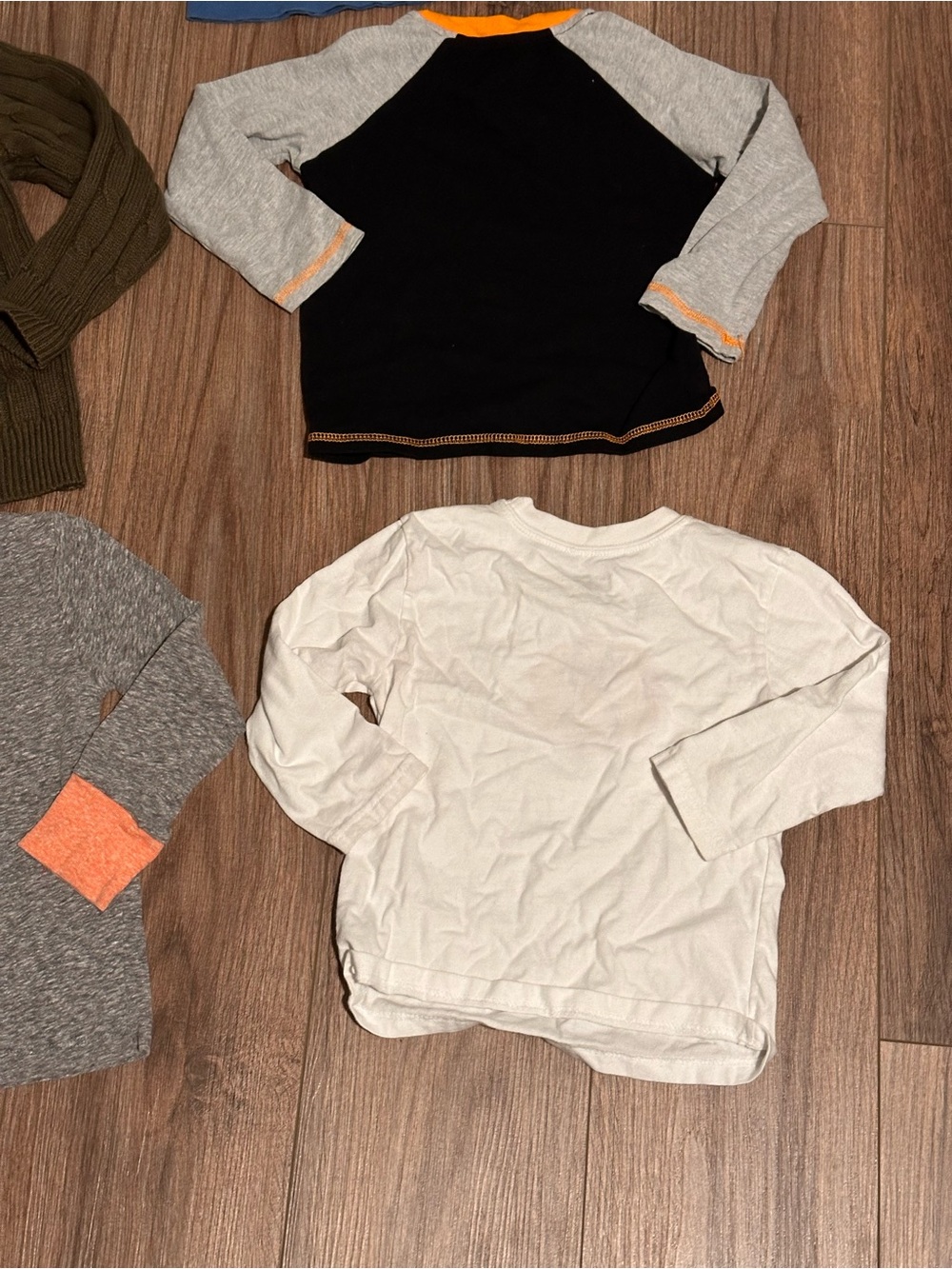 Bundle of Boys 3T Long Sleeve Top and Sweaters - Picture 9 of 12